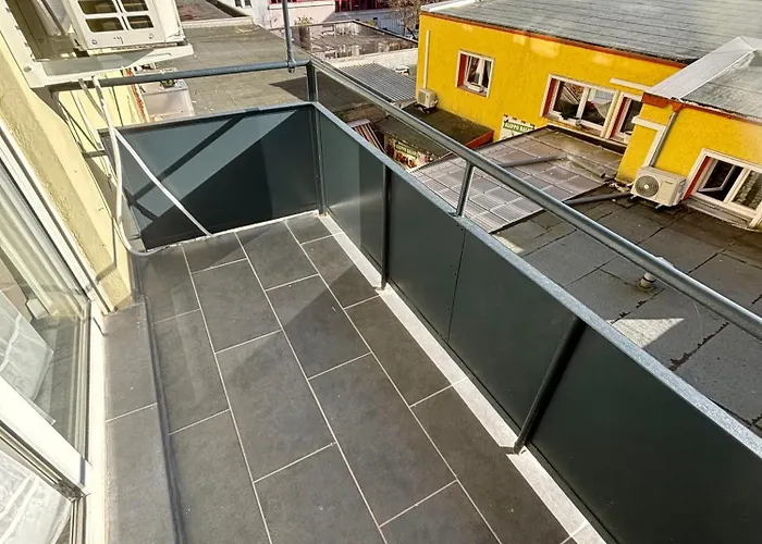 Renovierte Und Klimatisierte 70Qm City-Wohnung Mit Balkon