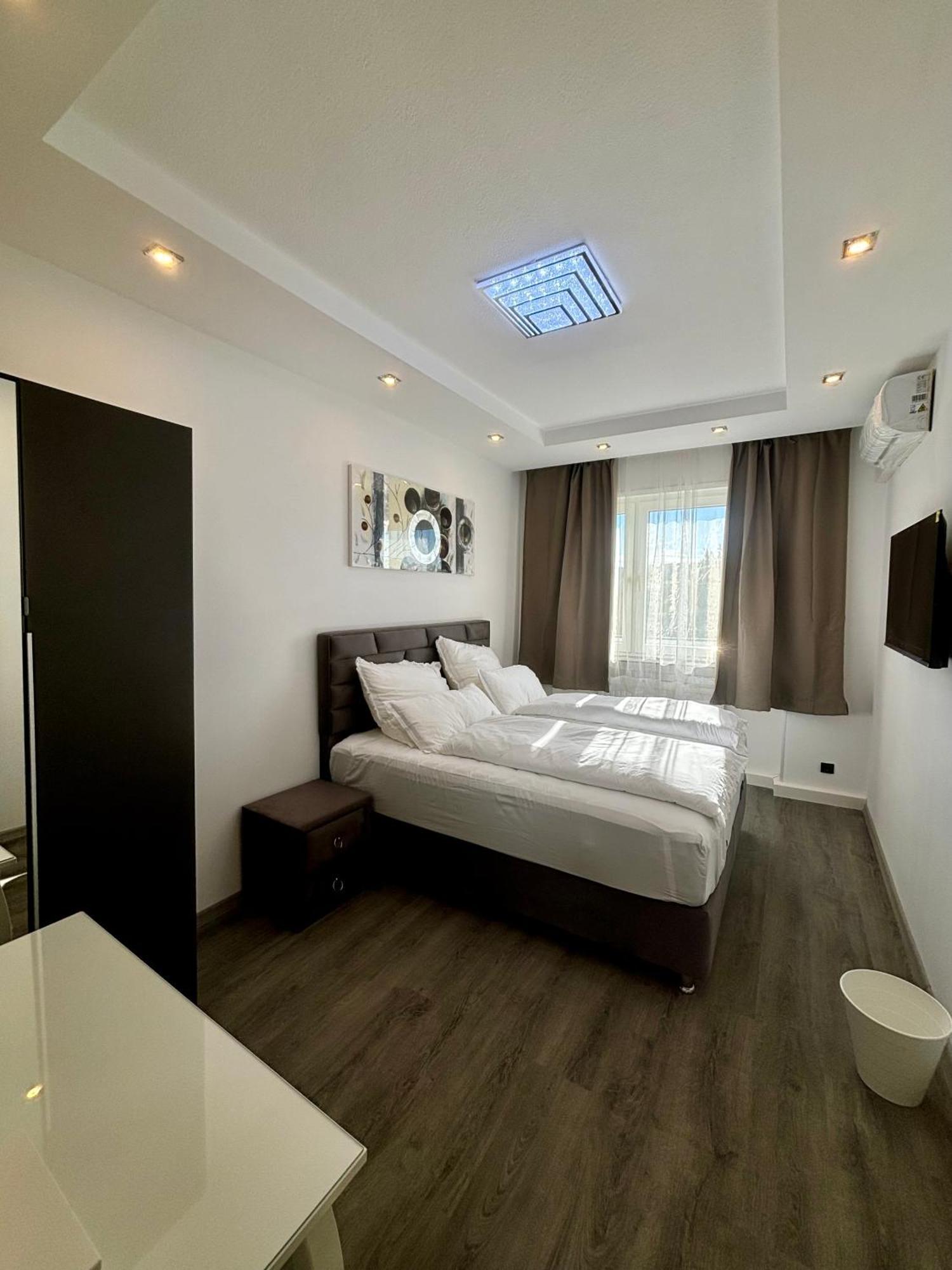 Renovierte Und Klimatisierte 70qm City-wohnung Mit Balkon Saarbruecken