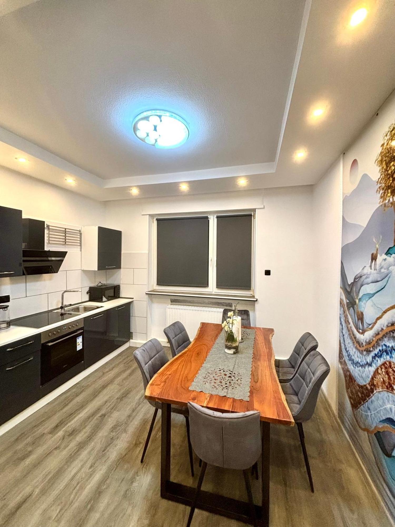 Renovierte Und Klimatisierte 70qm City-wohnung Mit Balkon Apartment